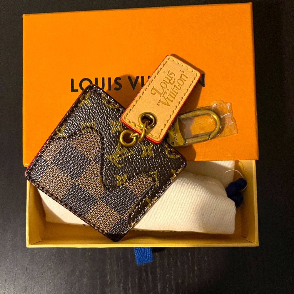 LV Key Ring - Rare